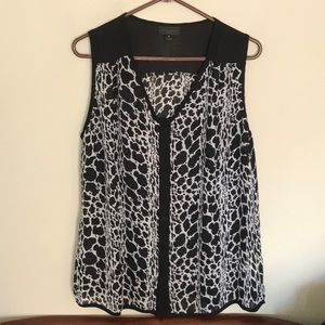 Black and white cheetah print top. Size 1X
